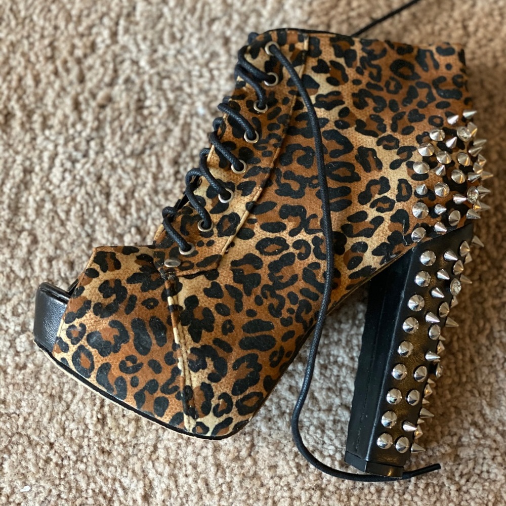 Crazy studded